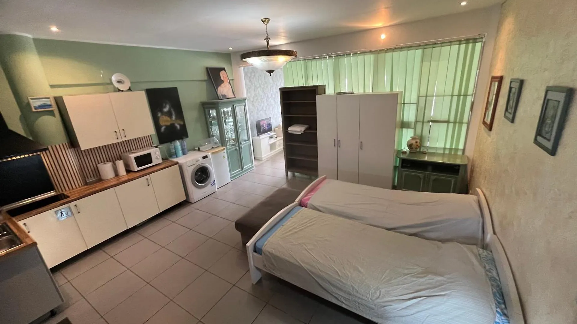 Local 3 Puerto Colon First Line The Loft Coworking Suite Costa Adeje  0*, Costa Adeje (Tenerife)